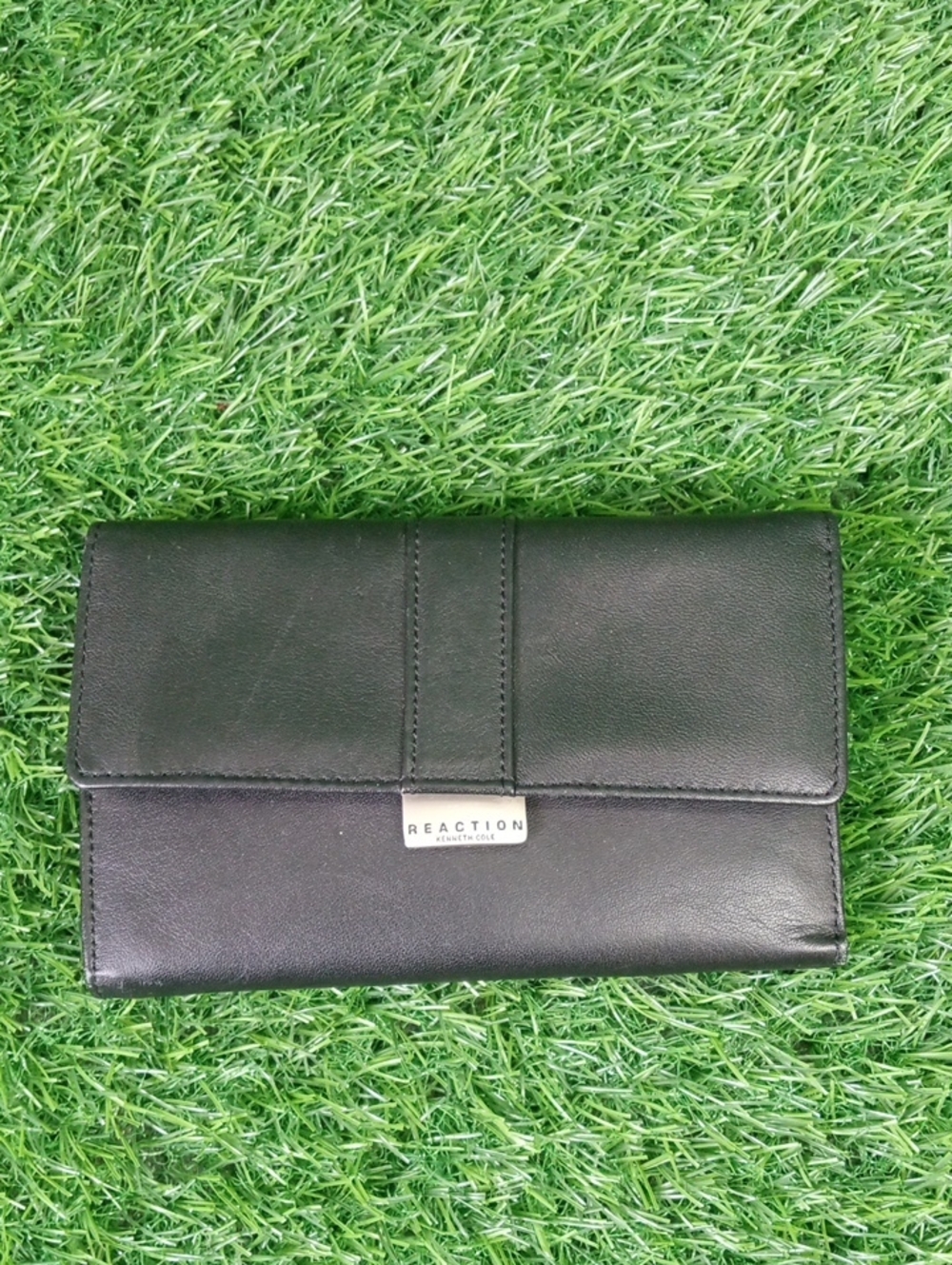 👜 Kenneth Cole Reaction Black Leather Wallet